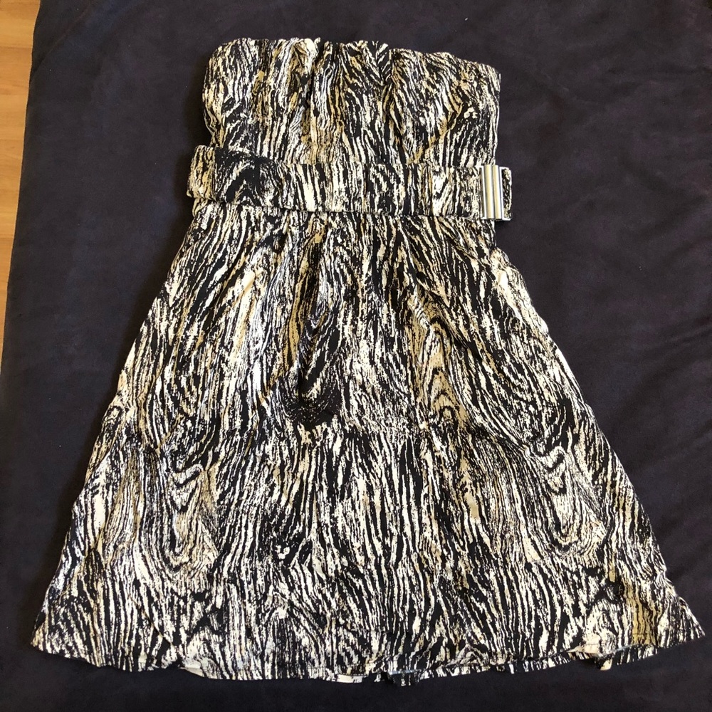 $4🔸 Strapless Dress